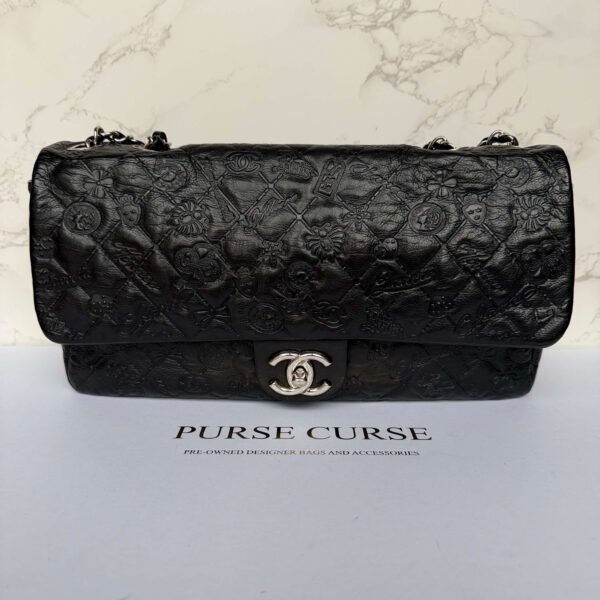 Chanel jumbo zwart embossed calfskin voorkant