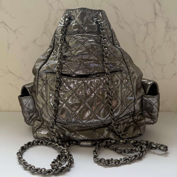 Chanel mini backpack achterkant Mona Lisa pocket