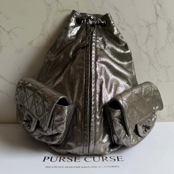 Chanel rugzak zilver glanzend leer structuur