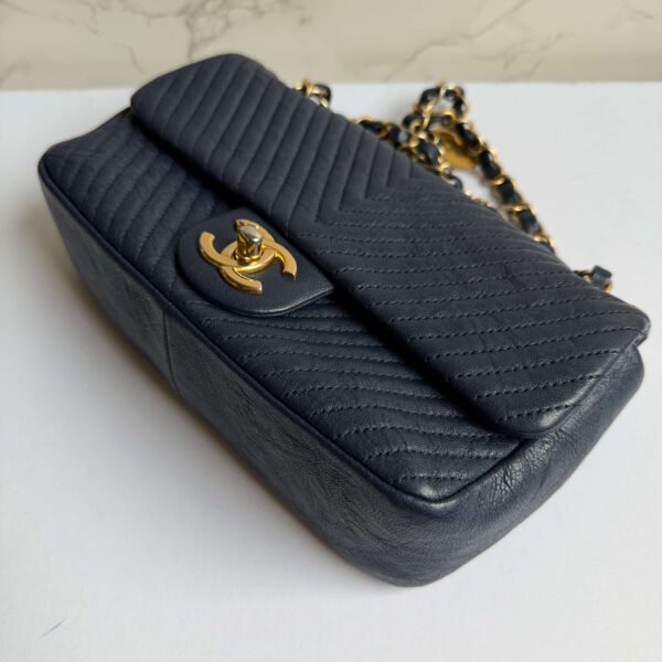 Chanel small Chanel shoulder bag chevron leather