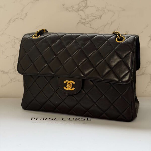 Chanel vintage jumbo flap bag zwart lamsleer 24k goud Chanel vintage jumbo flap bag zwart lamsleer 24k goud