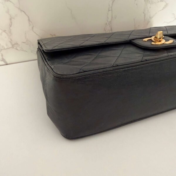 Hoekjes Chanel tas vintage medium flap