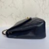 zijaanzicht originele vintage Chanel schoudertas lamsleer
