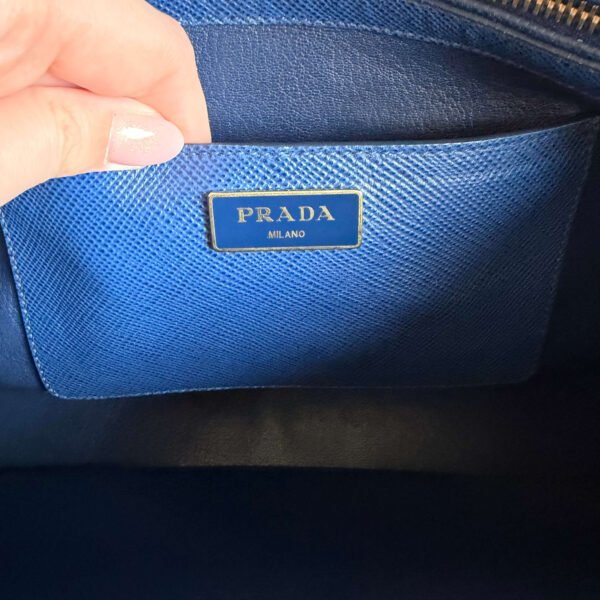 Prada saffiano cuir open promenade satchel interior