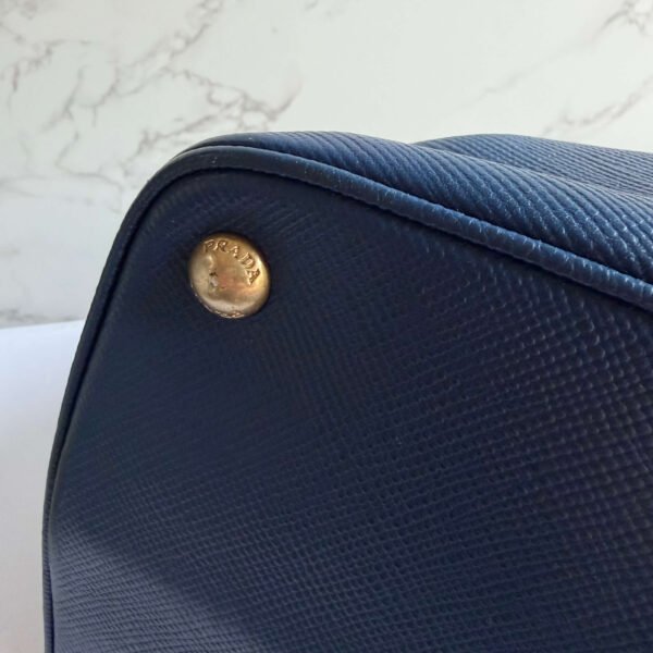 Prada saffiano cuir saffiano leather satchel