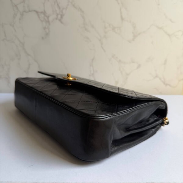 Tweedehands Chanel schoudertas 80s