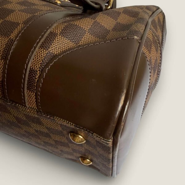 tweedehands Louis Vuitton Berkeley hoeken slijtage detail